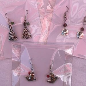 🎄10 Pr Earrings🎄🎁great gifts🎁or resellers